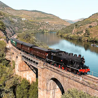 Comboio histórico na cidade do Peso da Régua