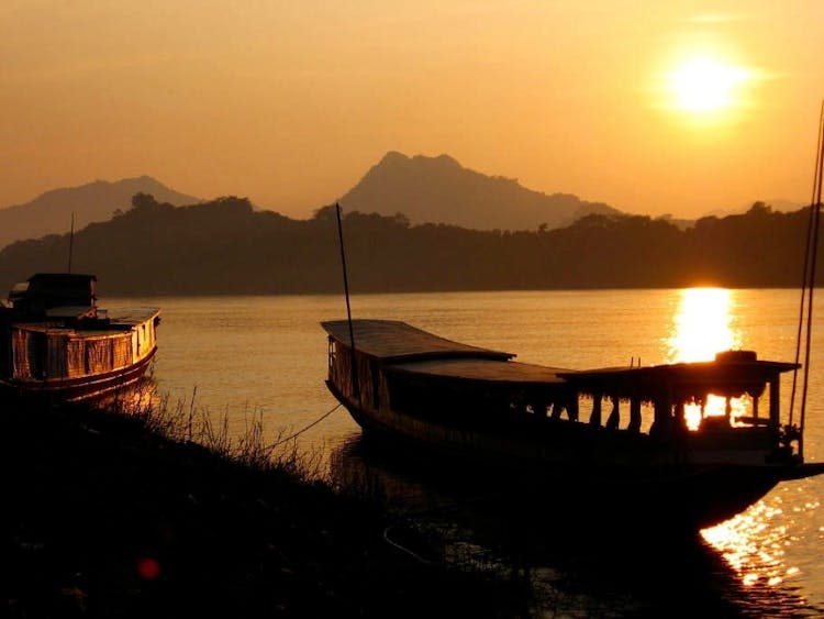 Luang Prabang Mekong River Sunset boats