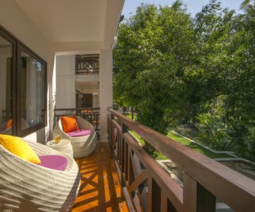 Parasol Blanc Classic room terrace