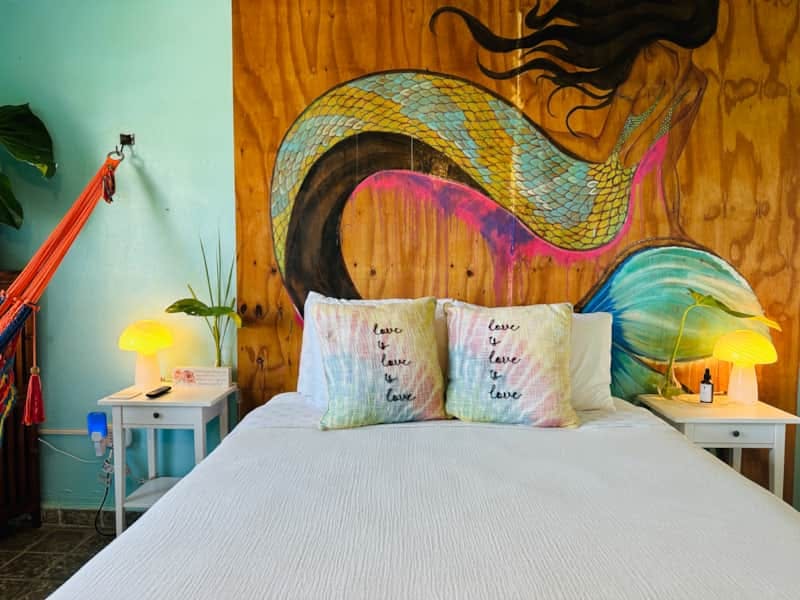 Soul Bedroom with Air Conditioner and high speed ceiling fan