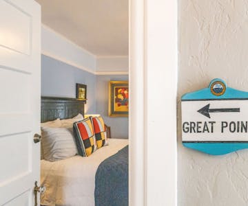 Great Point Room King Size Bed