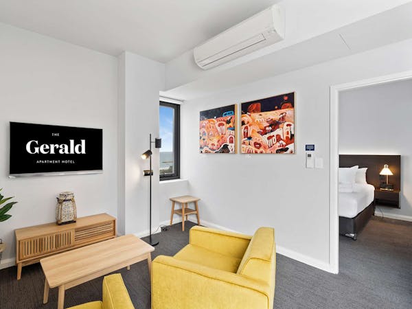 Luxury 1 Bedroom Apartment