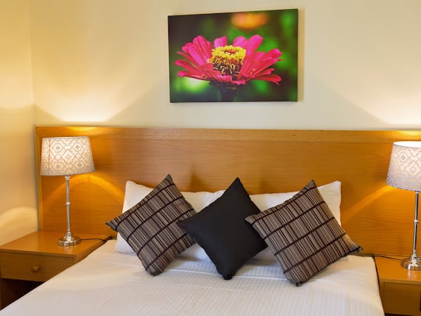 Two Bedroom Family Room White Lace Motor Inn Mackay