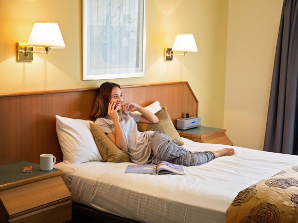 Superior Spa Room White Lace Motor Inn Mackay, Cheap rooms Mackay