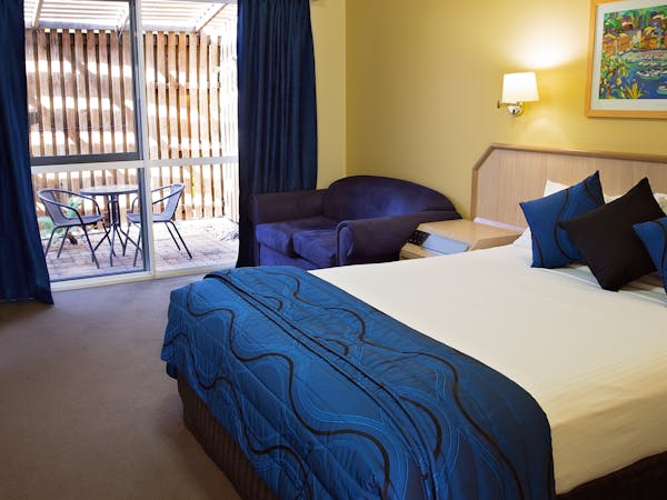 Garden Courtyard Room White Lace Motor Inn Mackay, Best Rate Guarenteed