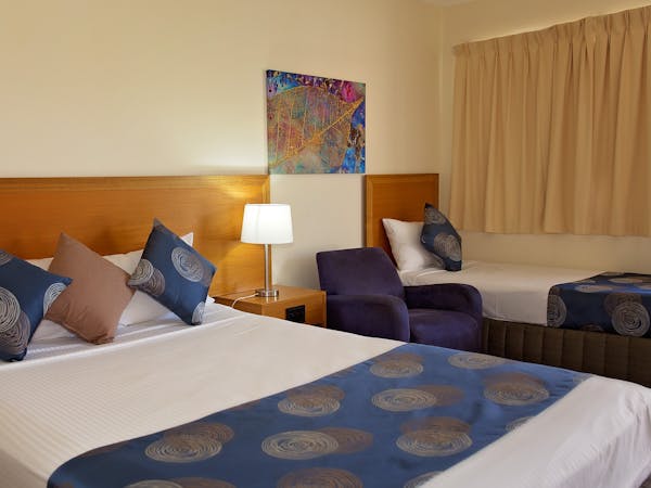 Room with queen and single bed