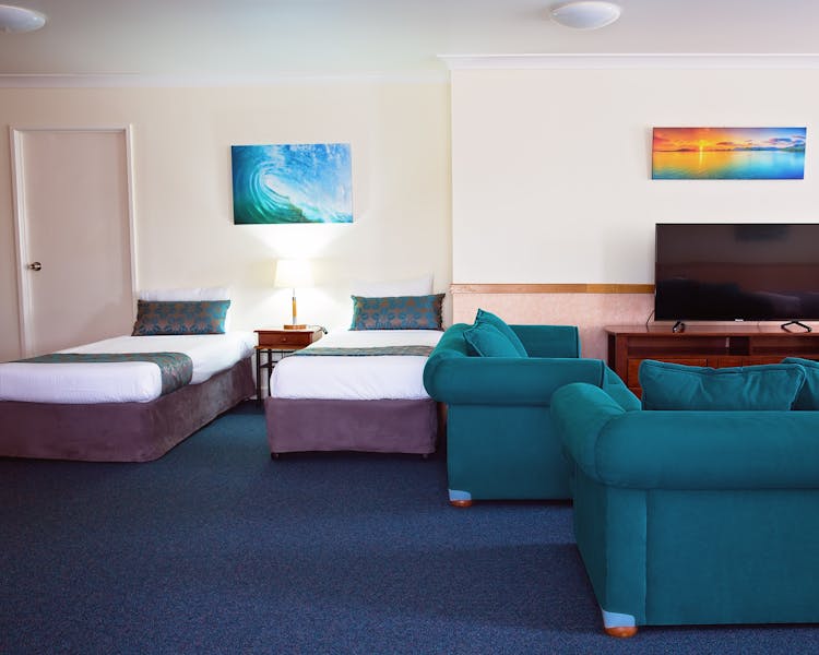 Family room with lounge