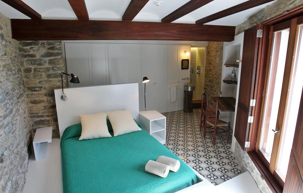 Double room Puntos Suspensivos, full