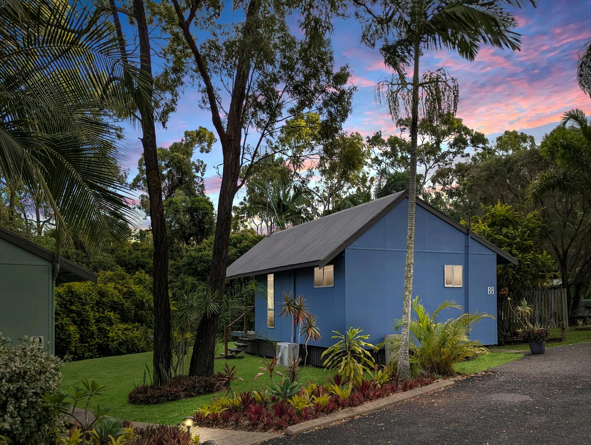 External cabin gardens