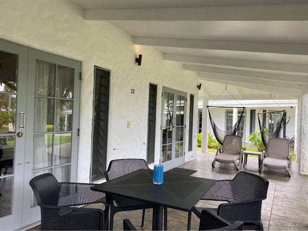 muri-beachcomber-rarotonga-watergarden-villa-veranda-outdoor-furniture-hammocks