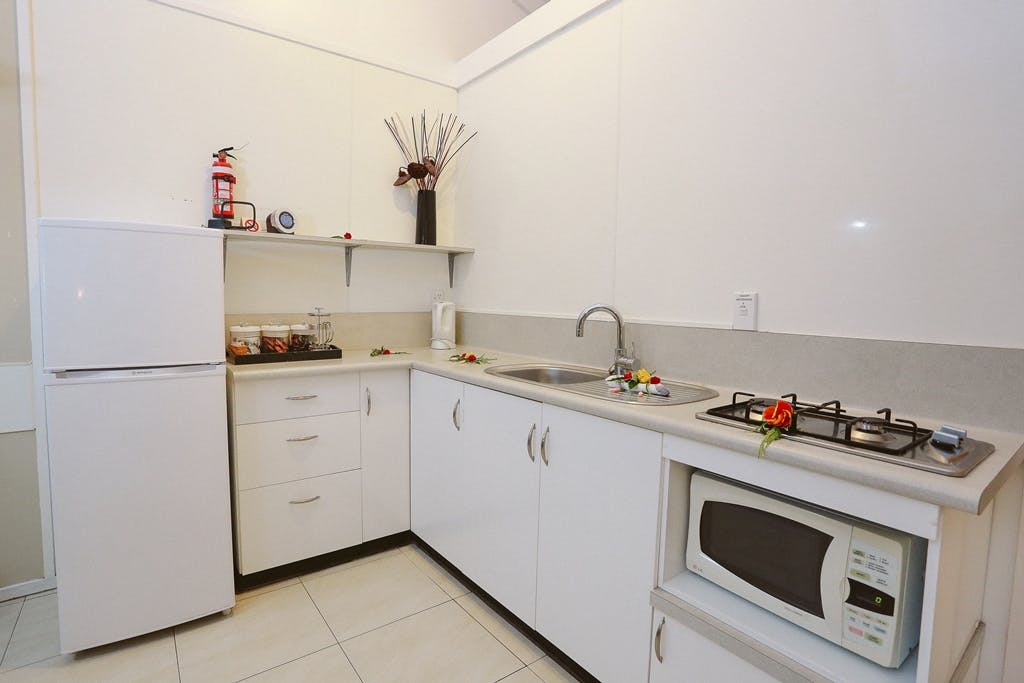 muri-beachcomber-rarotonga-garden-unit-kitchen