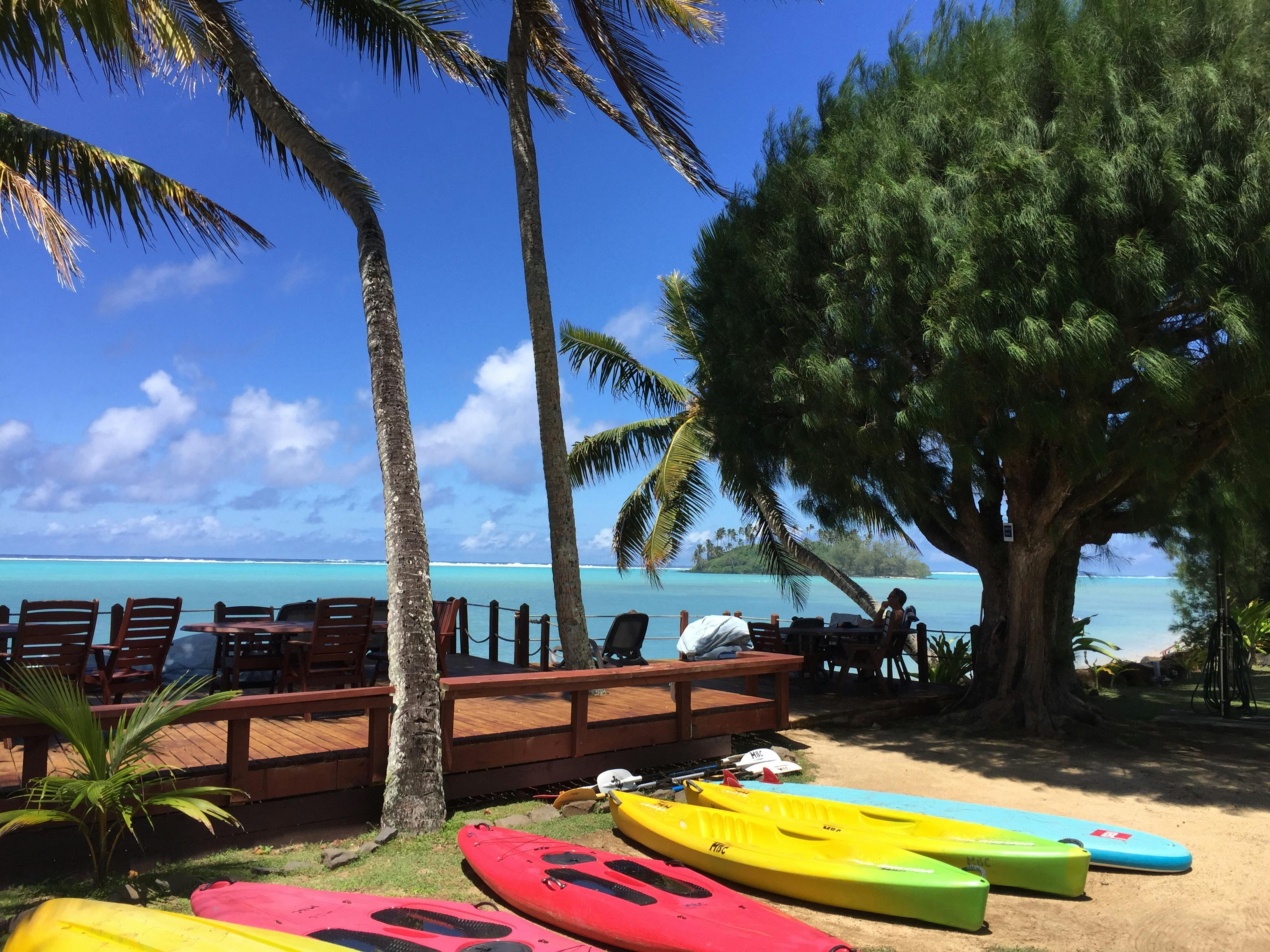 muri-beachcomber-rarotonga-free-kayak-paddle-boards-SUP-lagoon