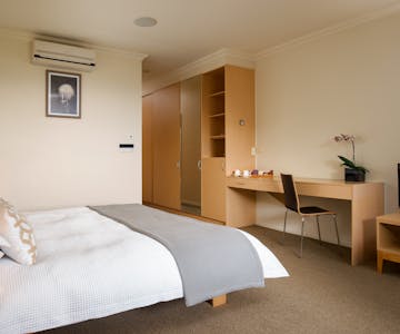 Ruapehu suite californian king bed