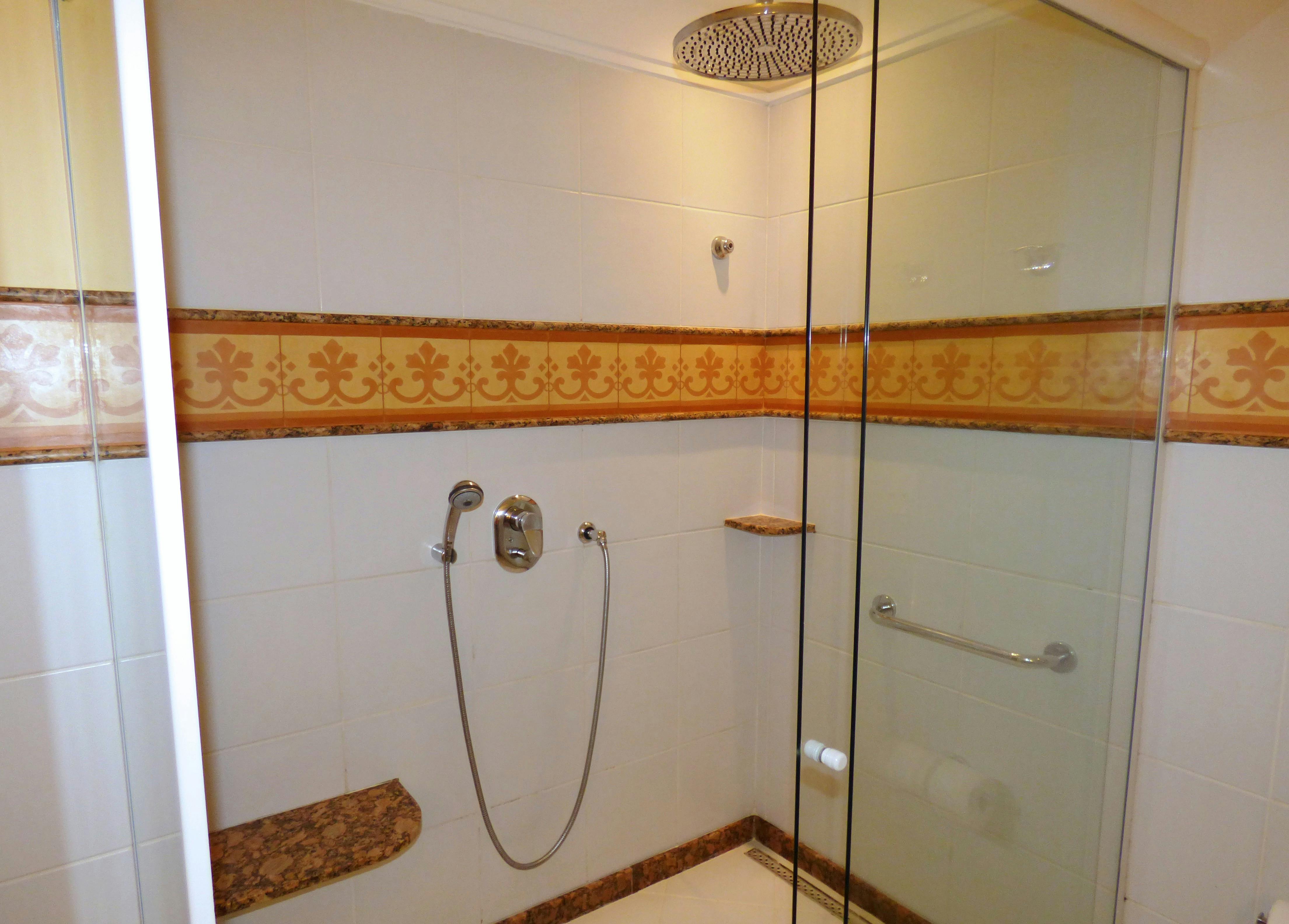 Hotel Casa Amarelindo Standard Room bathroom Shower