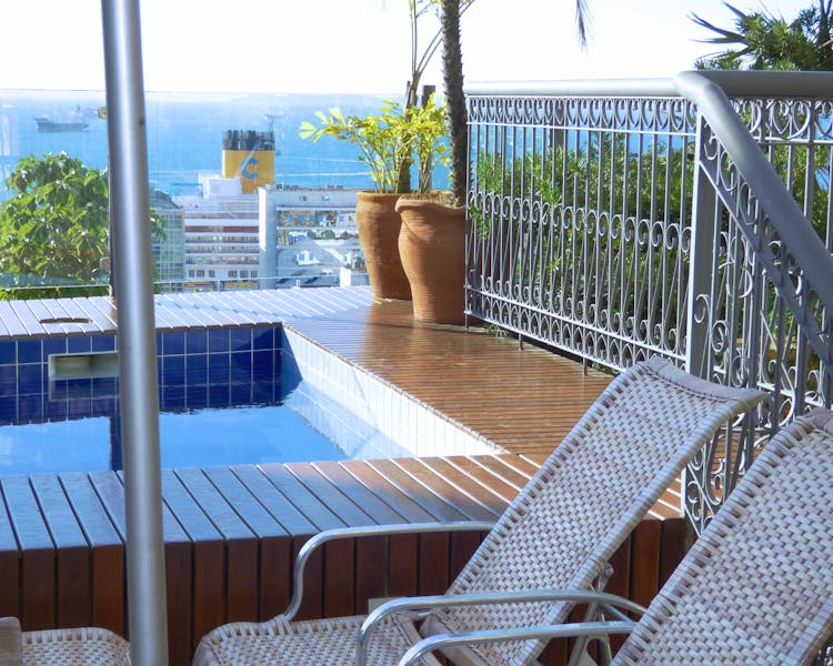 Hotel Casa do Amarelindo swimming-pool sun deck view