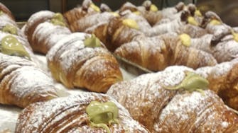 cornetti alla crema di pistacchio, pistachio cream cornetti
