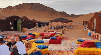 Merzouga les tentes dans le désert