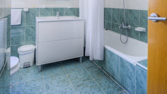alborada golf by mimar bathroom