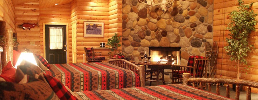 A Guest cabin complete with 2 king size beds, fireplace, bathroom en suite, satellite tv, ocean and mountain views