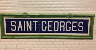 Station de métro Saint-Georges près de l'Hôtel Migny