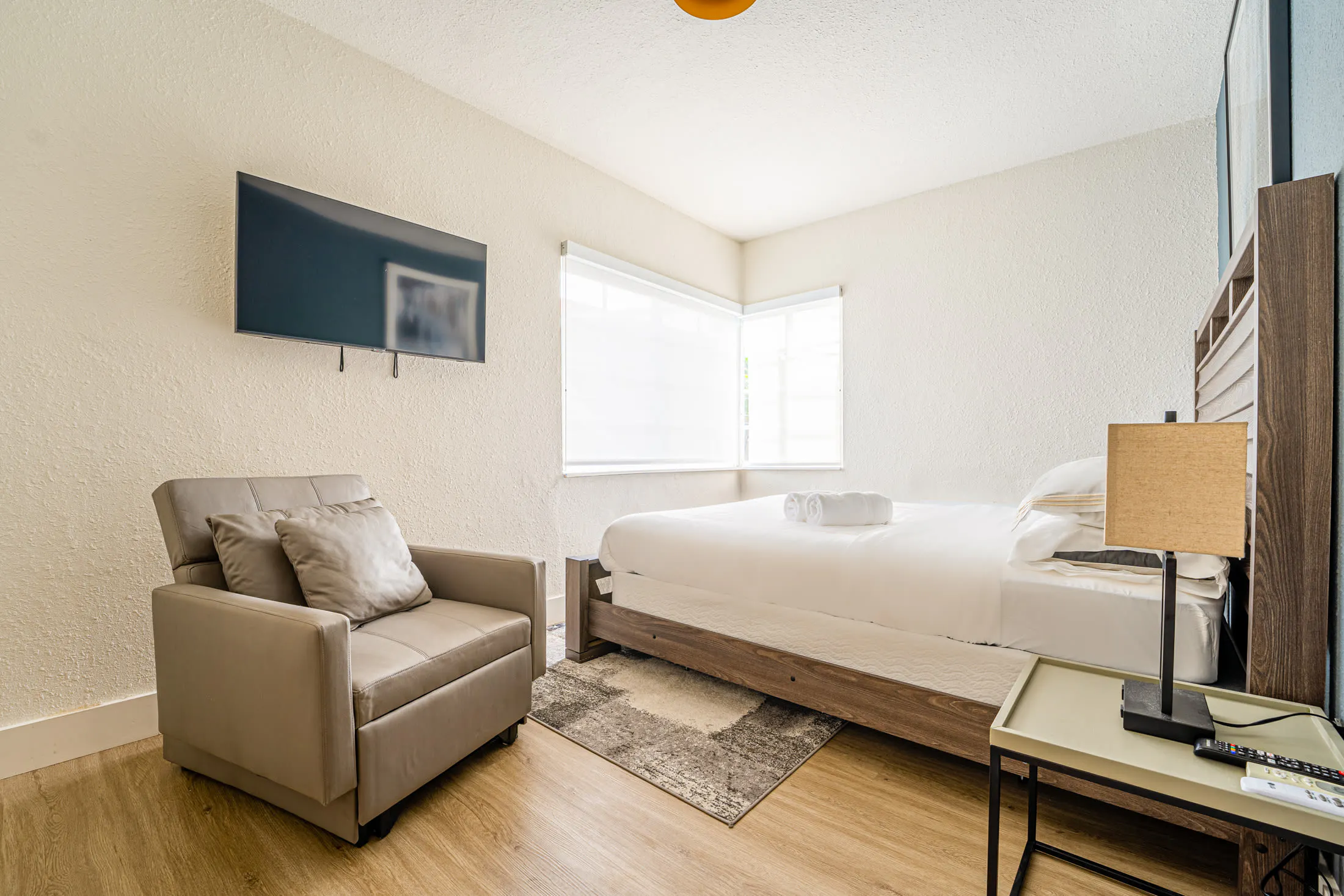 2 bedroom 2 queen bed