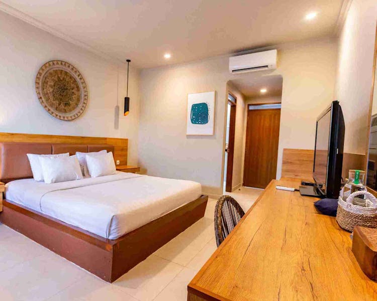 SUPERIOR ROOM