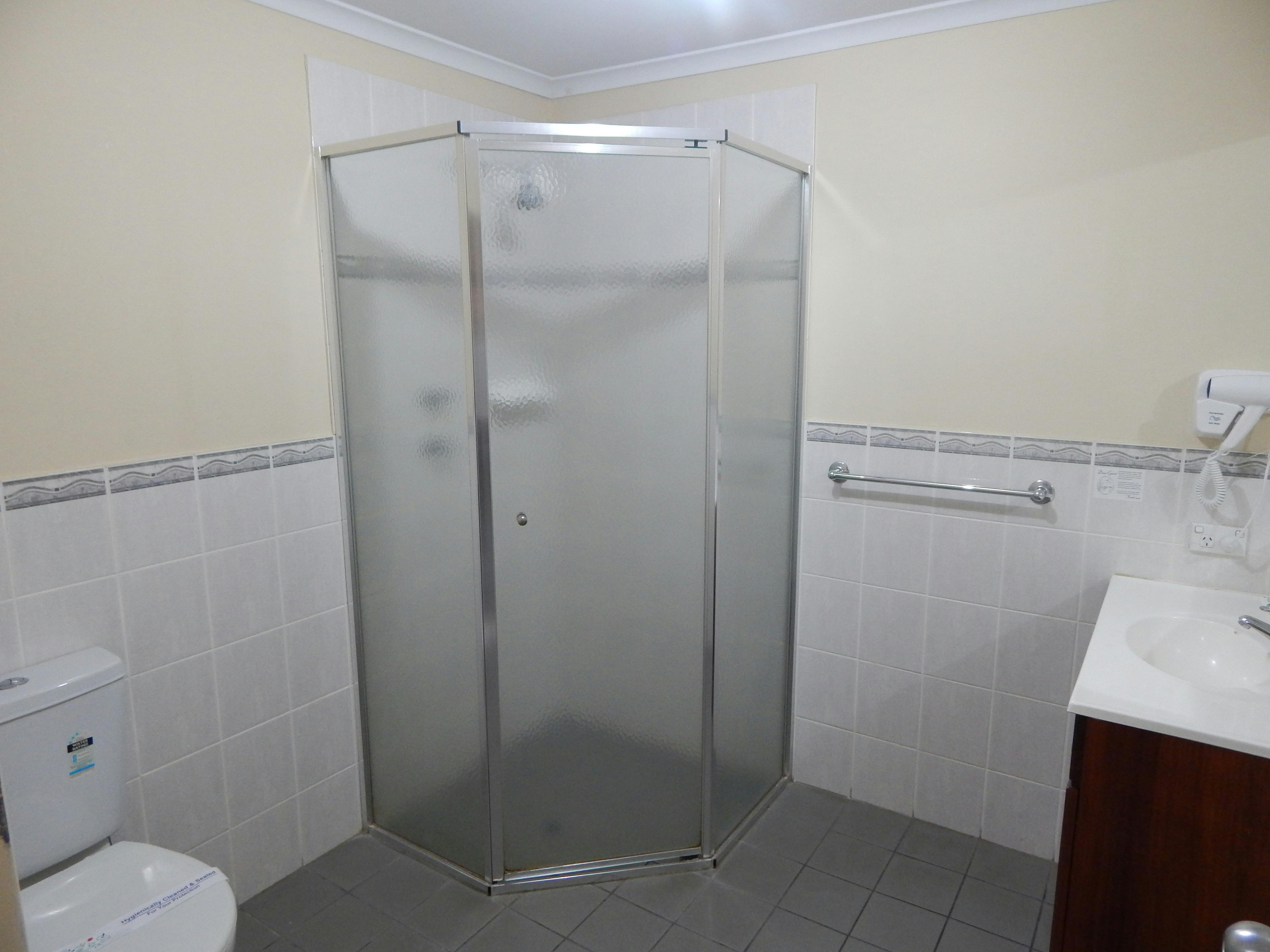 Executive Double Bathroom