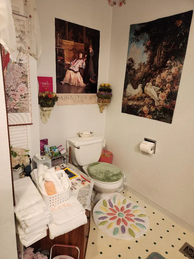 Forest room Bathroom