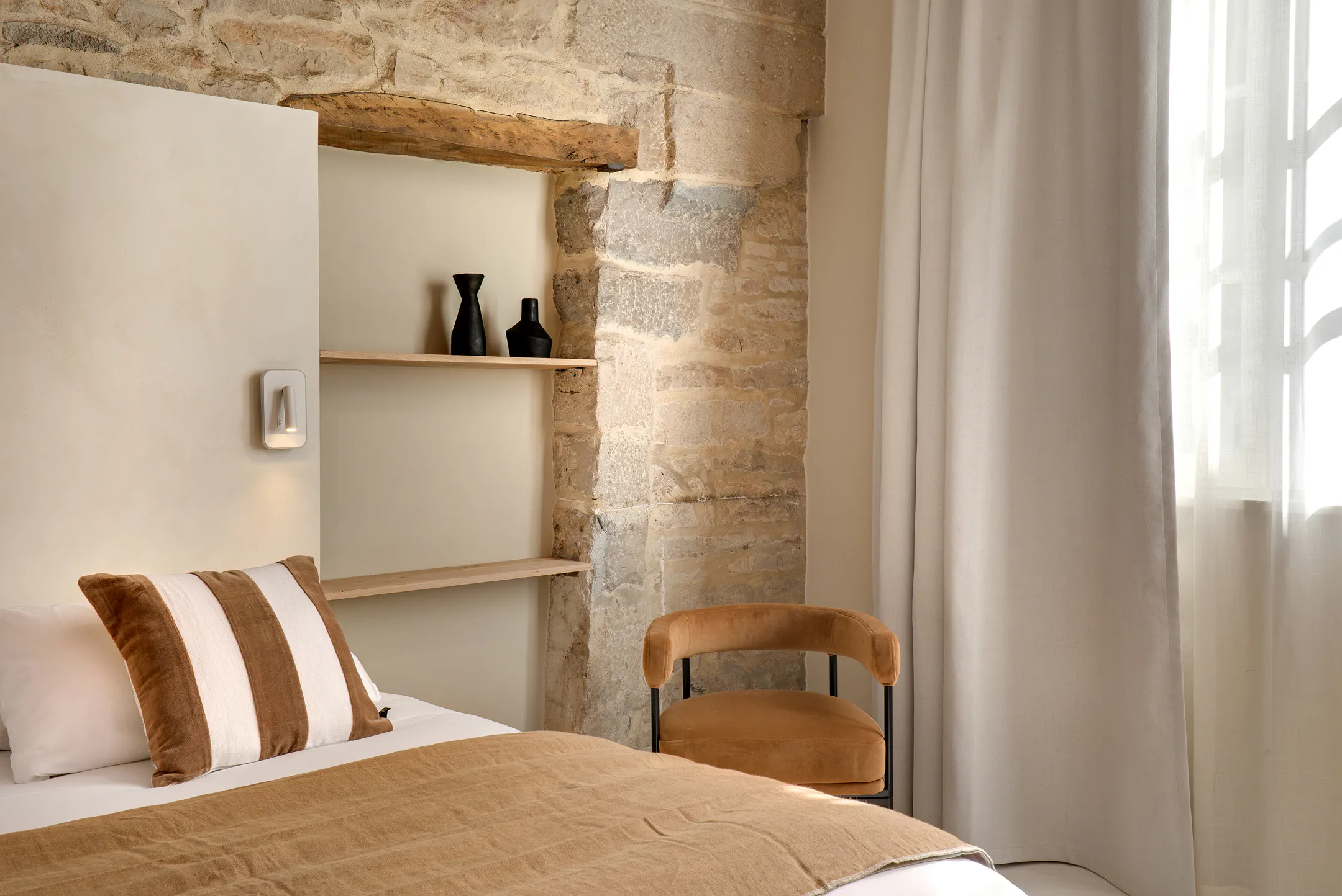 Maison 1642 - Détail de la chambre Gamay