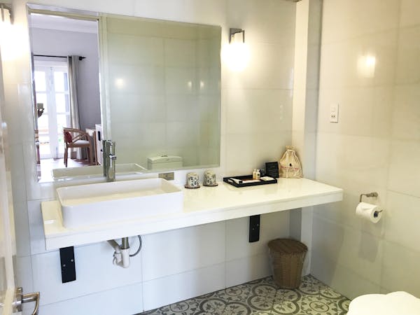 Beachfront Room Bathroom