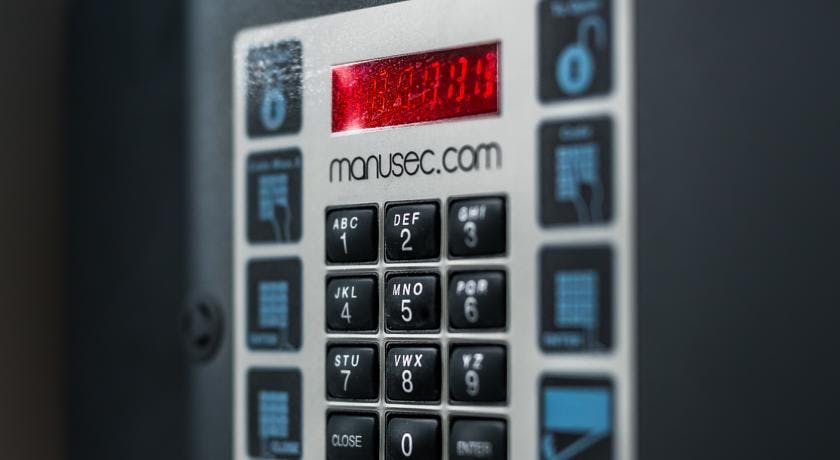 Coffre-fort a l'appart'hôtel Eclipse à Cayenne, safe in all rooms and suites at Eclipse