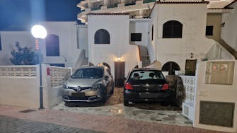 Beachside Apartments Parking