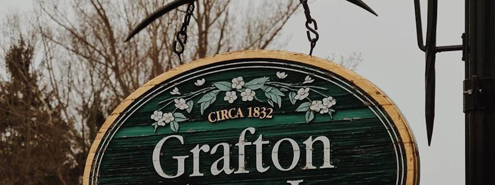 Grafton Village Inn sign