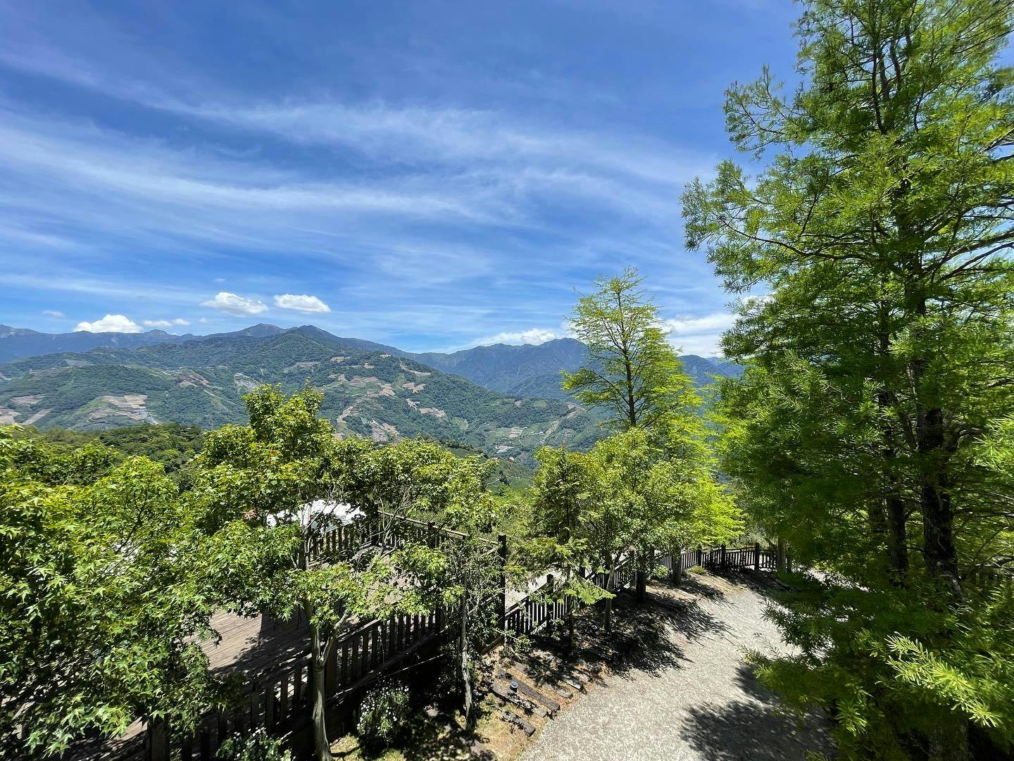 清境民宿清境羊角村景觀四人房看出去