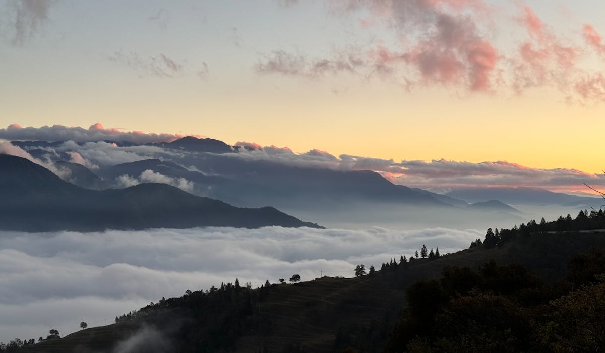 清境羊角村鄉村民宿周邊景觀 - 晨曦日出與夜間璀璨星空