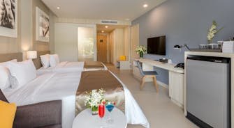 Deluxe Pool View Beach Wing