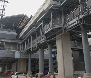 MRT Mahat Thai Station