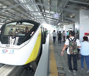 MRT Mahat Thai