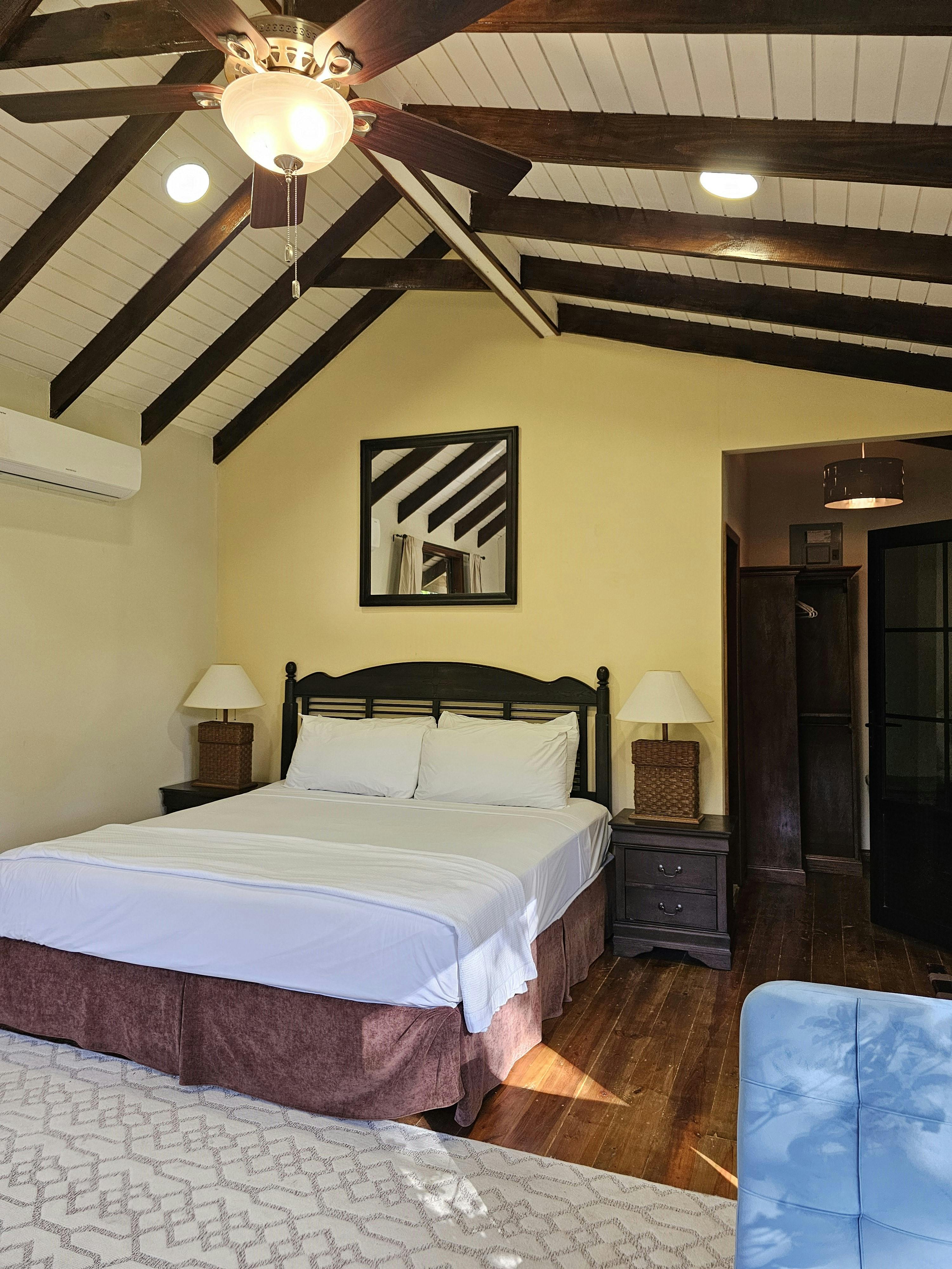 Tree House - king bedroom