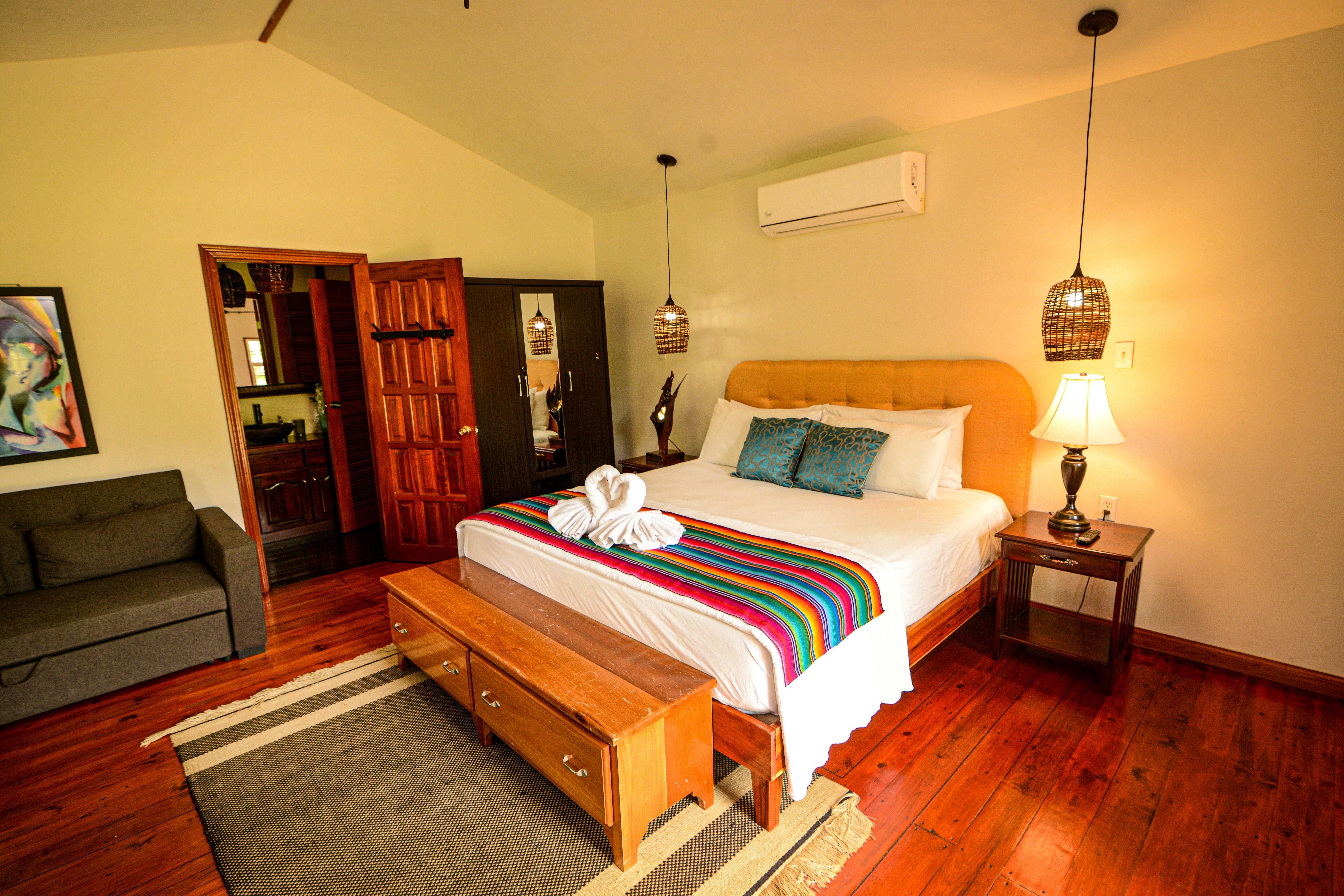 Bedroom of Deluxe Glamping Cabin - Craboo Cabin @ Kiki Witz