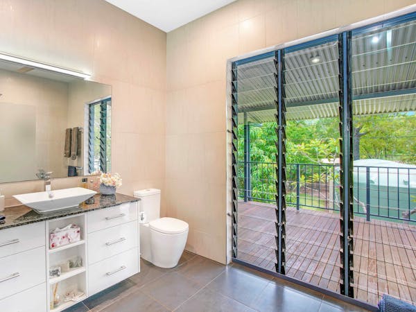 Master Bedroom Ensuite Bathroom