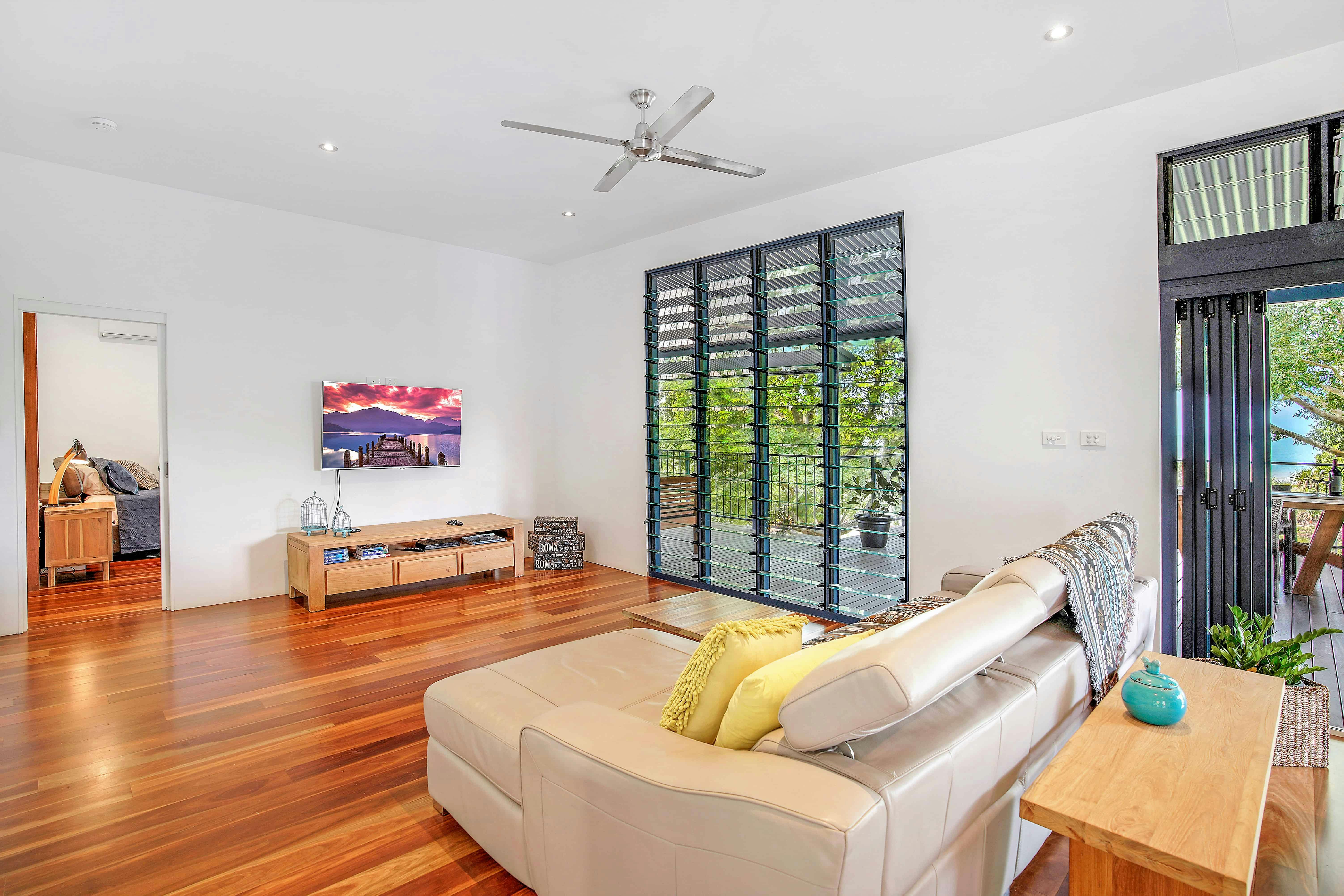 Golden Sands Lounge Room with Sea Views, Wagait Beach, NT