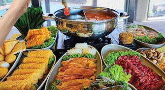 golden_palm_tree_steamboat_feast