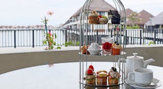 golden_palm_tree_english_afternoon_tea