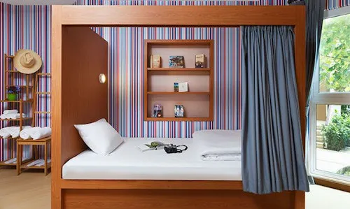 Family and Friends room with bunk beds for families and groups