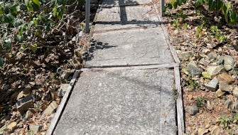 Seaview Cottage - Queen Bed w/ Double Futon