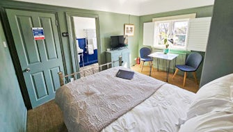 Superior Double Room with Bath and Smart Toilet