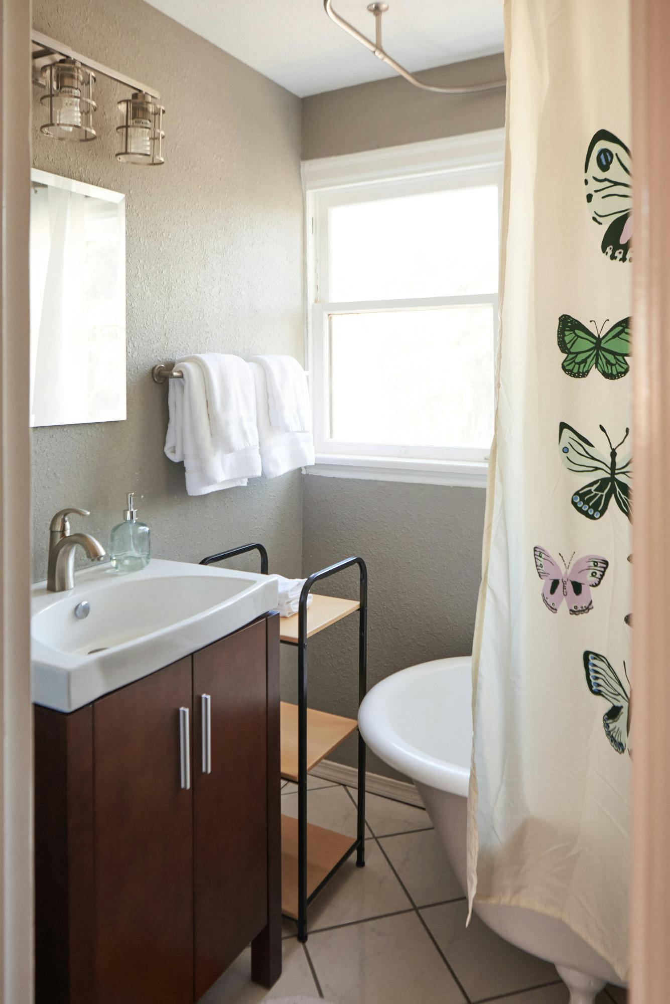 Historic apartment at the Mayor's House at Snob Hollow Inn.