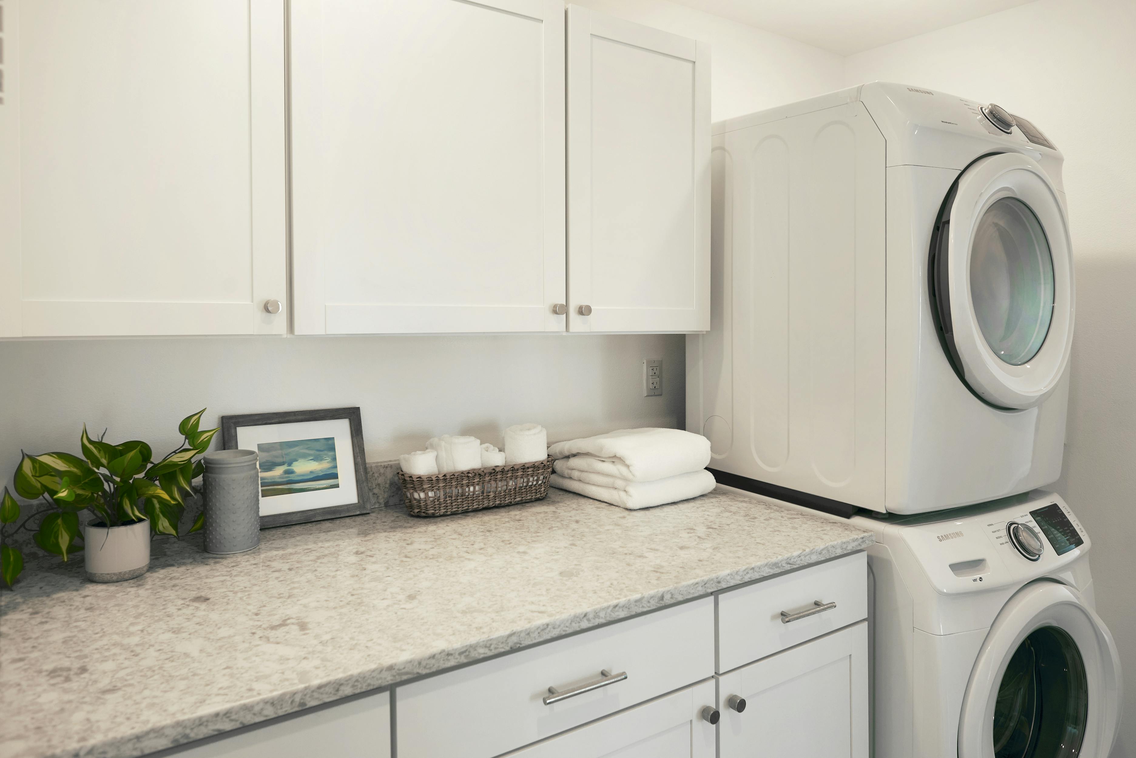 Three bedroom penthouse with one bathroom, full kitchen, and stunning views of Anchorage.