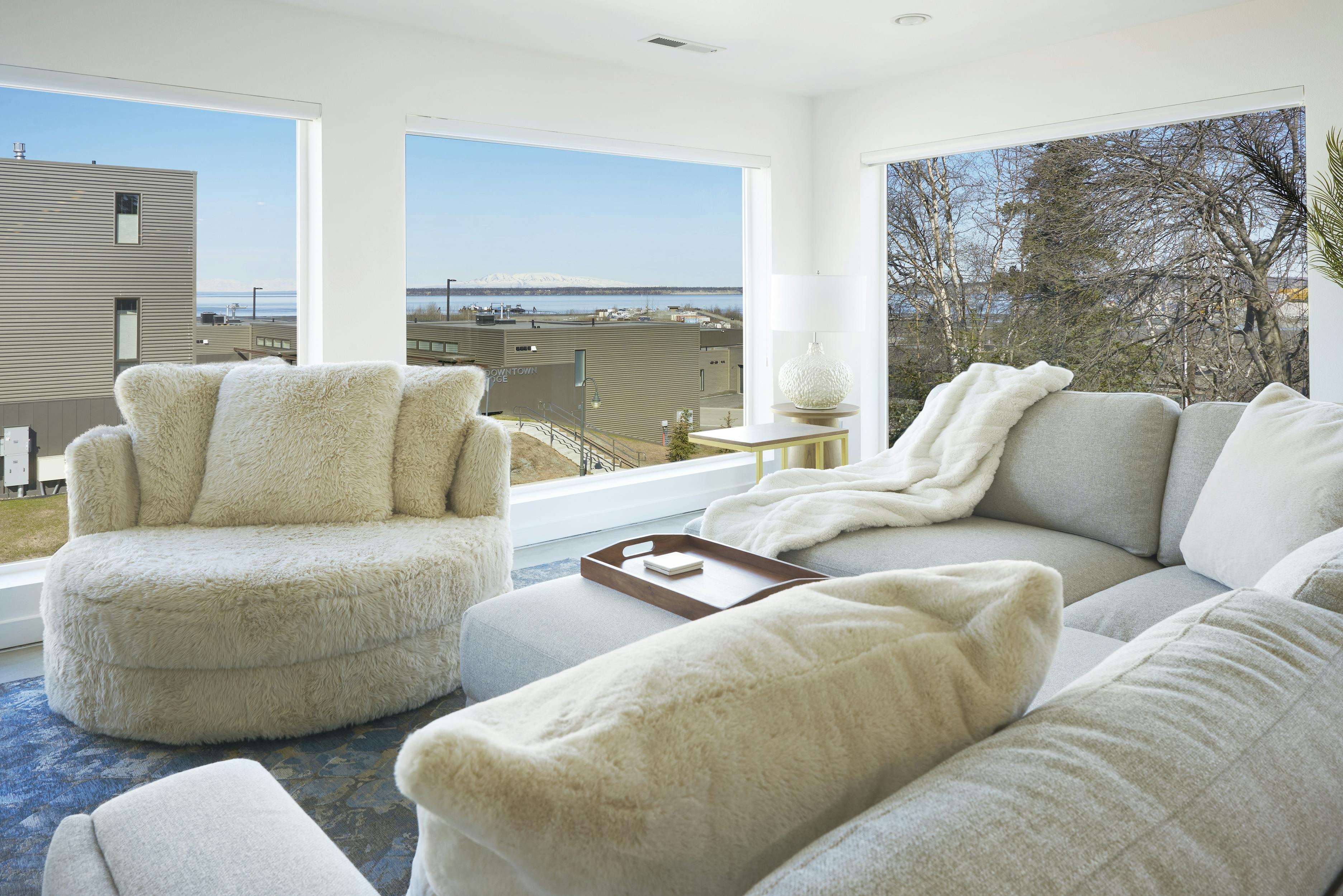 Three bedroom penthouse with one bathroom, full kitchen, and stunning views of Anchorage.